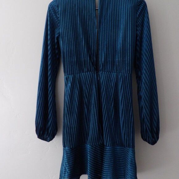 RYSE Dress Womens Small Blue/Teal Striped Ruffle Hem Mini Velvet Cocktail‎ - Picture 13 of 14